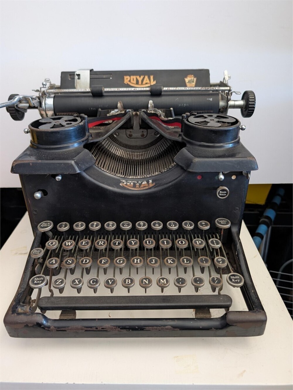 1932 Royal Model 10 Typewriter Beveled Glass Sides Black Standard Manual WORKING